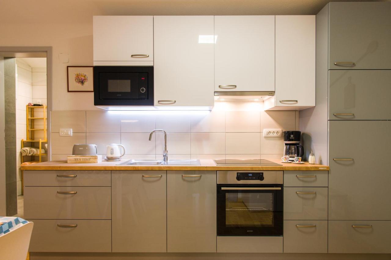 Araucaria Appartement Ljubljana Buitenkant foto